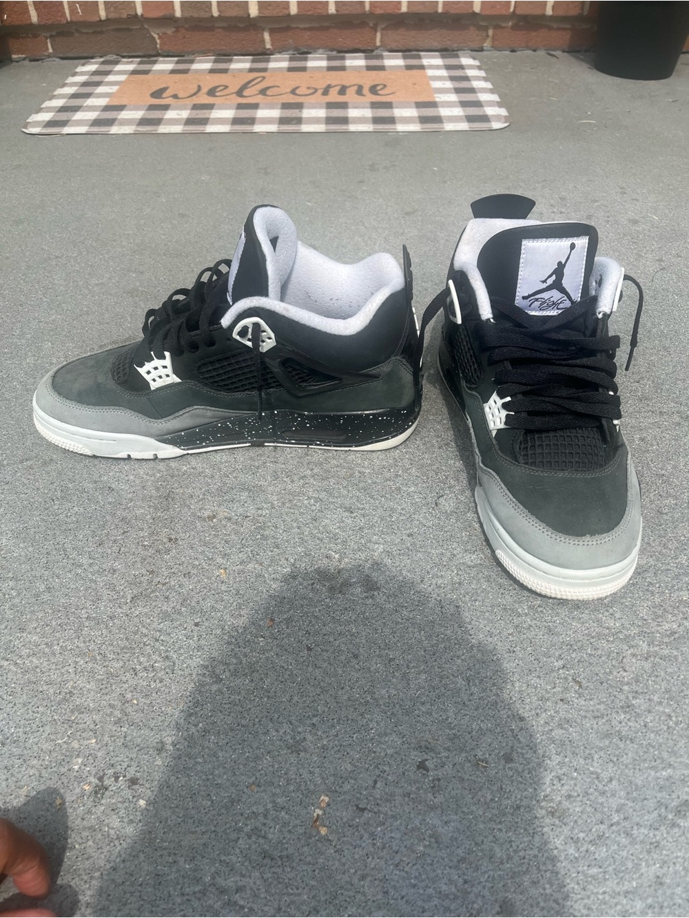 Jordan 4 Retro Men's Sneakers - Black & Grey